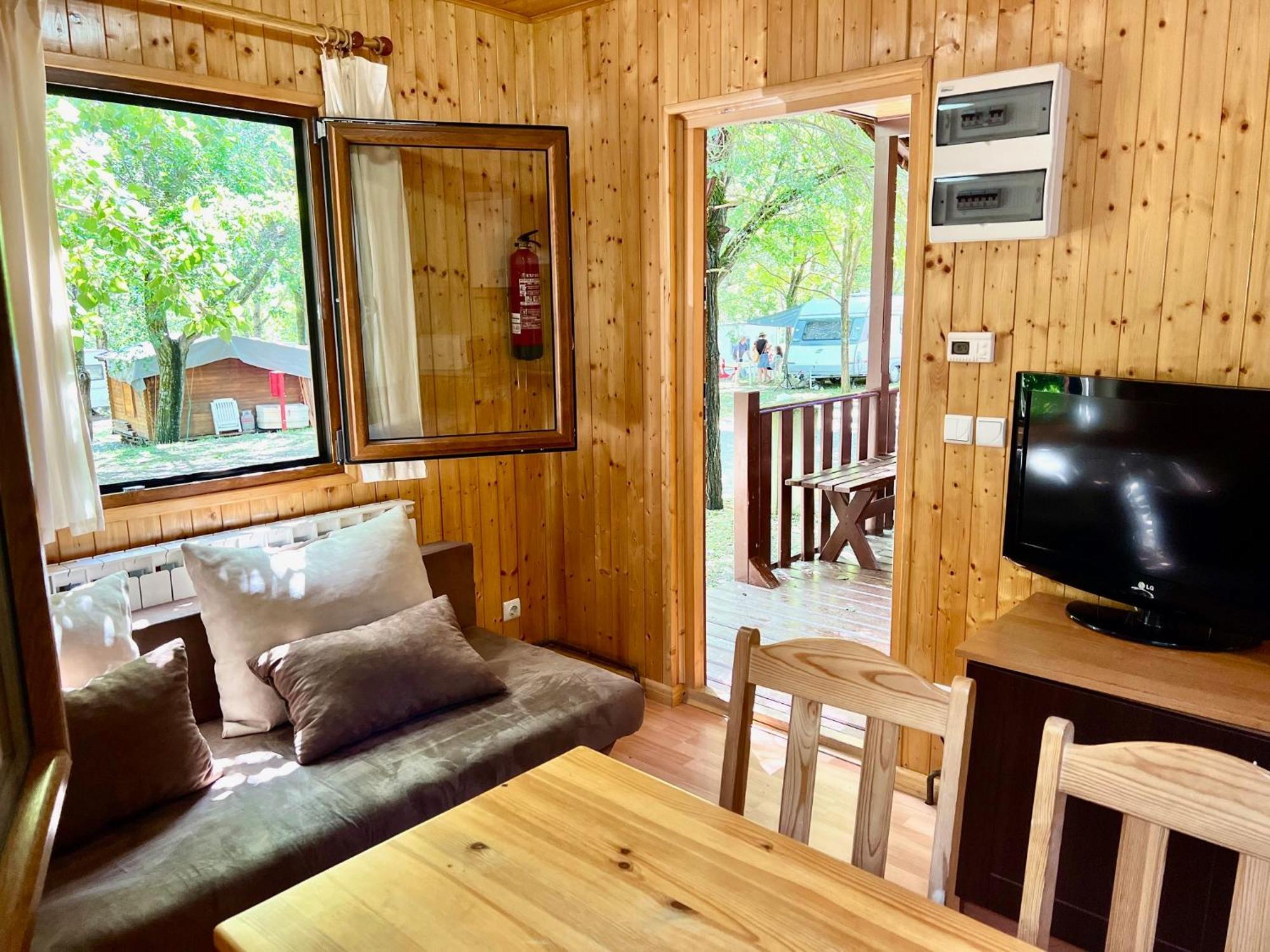 Camping Valle De Hecho Exterior photo